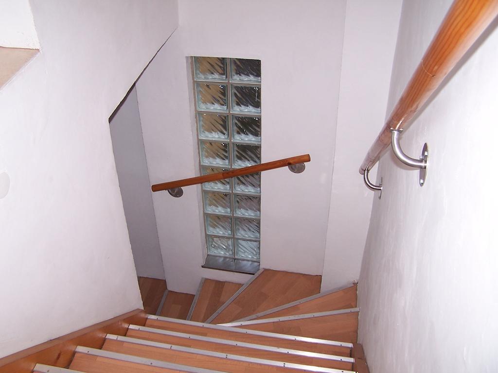Akacia Apartment - Free Inside Parking, 2 Bedrooms, Garden, Next To Centre Budapest Rum bild