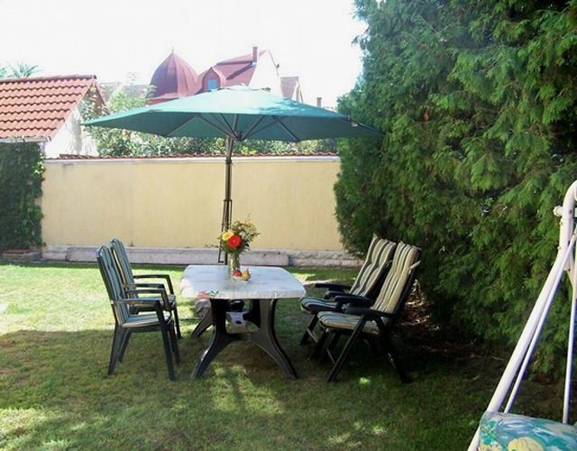 Akacia Apartment - Free Inside Parking, 2 Bedrooms, Garden, Next To Centre Budapest Rum bild