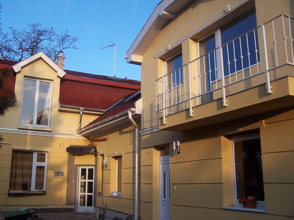 Akacia Apartment - Free Inside Parking, 2 Bedrooms, Garden, Next To Centre Budapest Exteriör bild
